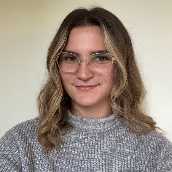 Meet your Posher, Ruth - Picture 1 of 1